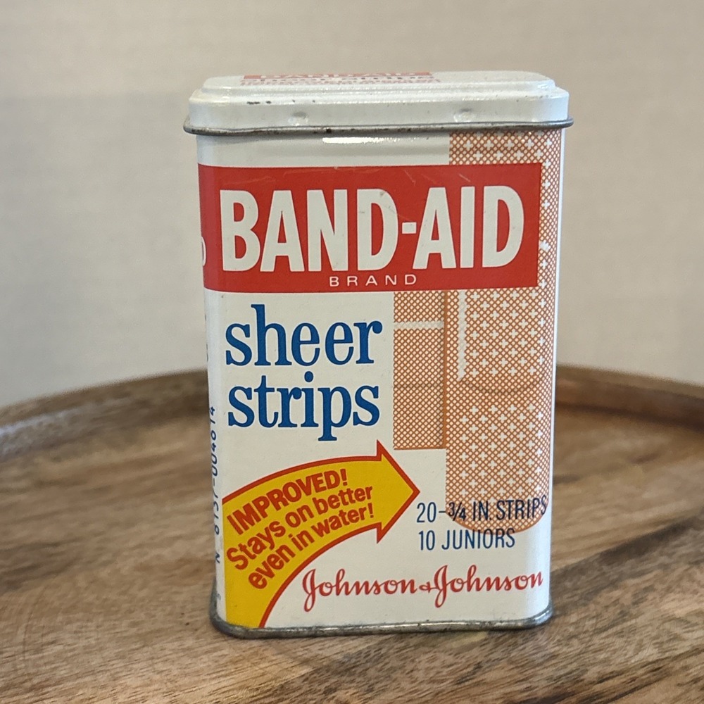 vintage Johnson & Johnson BandAid Sheer Strips metal tin. 1960. Medical.hinged.